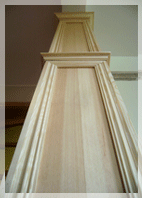drewniane kolumny